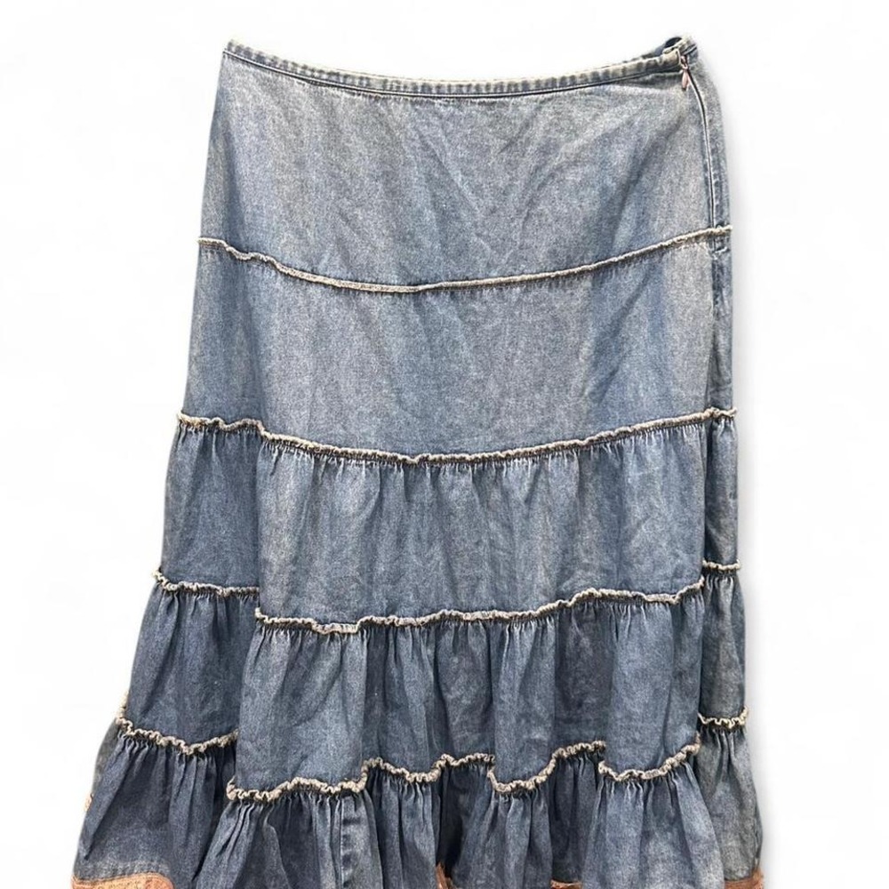 Denim maxi skirt with lace trim and‎ zipper size 12 (L7) 16.5" waist X 31" L